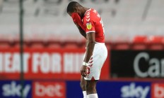 开云足球直播-包含查尔顿出色表现，卫冕冠军落败的词条