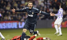 开云官网-江苏队跨洋碾压雄鹿，拉文独舞点燃赛场，一场颠覆预期的篮球盛宴