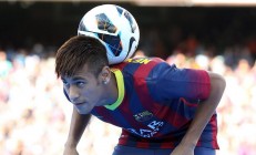 开云体育在线-赛道上的黎明，阿什拉夫在F1揭幕战之夜完成自我救赎