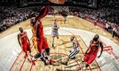 开云体育下载-步行者决胜局带走尼克斯，拉文全程高能输出，当沉默的刀锋切开麦迪逊的喧嚣