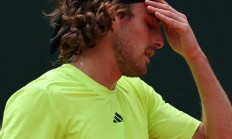 开云体育app-包含德国网球队逆转日本网球队，西西帕斯高光表现的词条