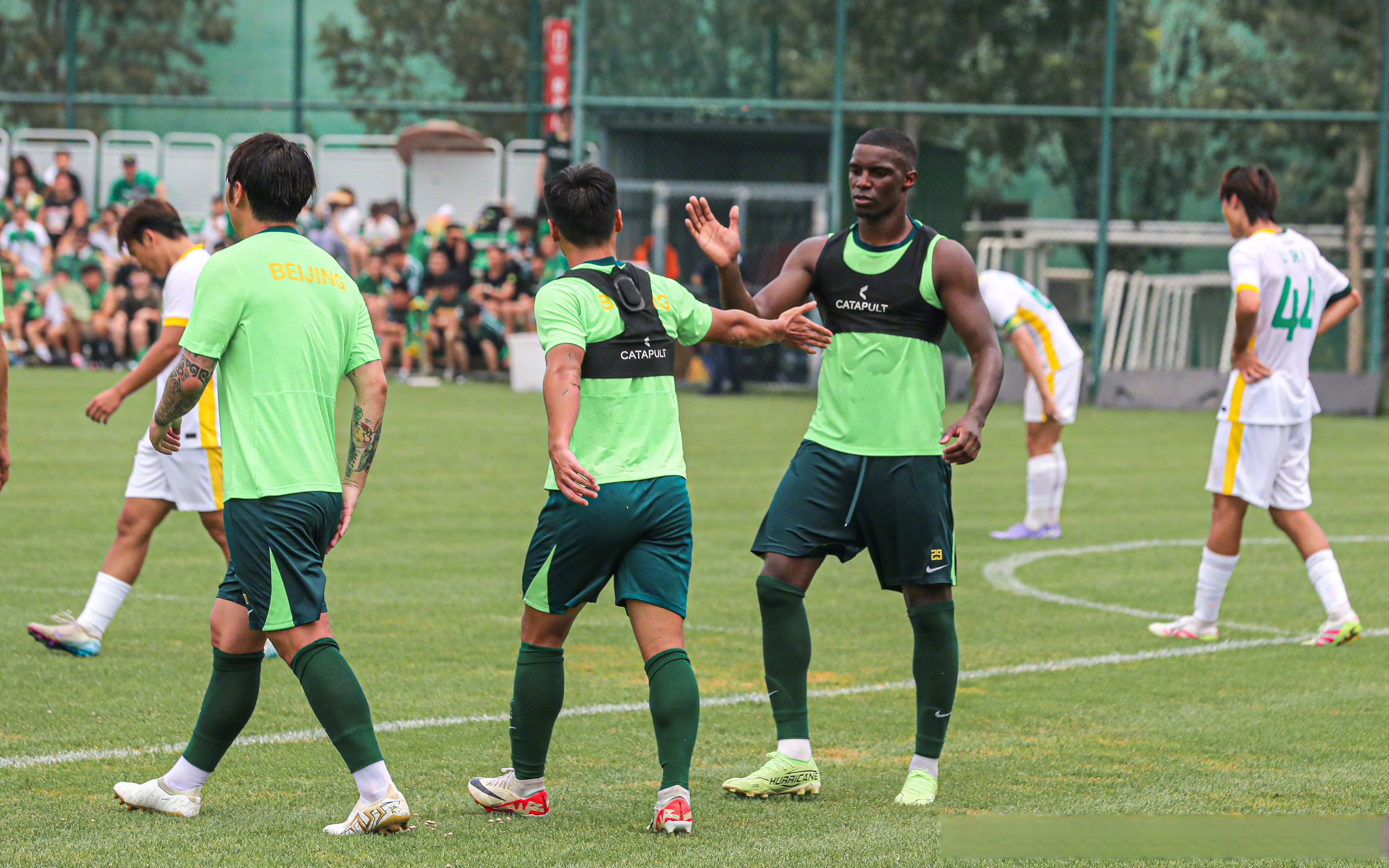 北京国安引援正酣，球迷期待新赛季场上表现的简单介绍