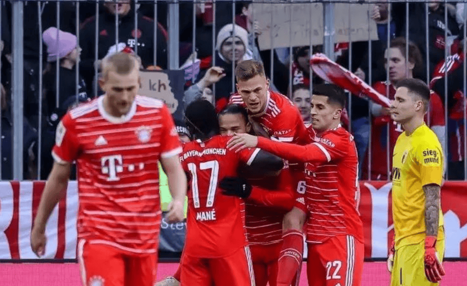 拜仁慕尼黑遭遇阿贾克斯0-3惨败，失去领跑位置的简单介绍