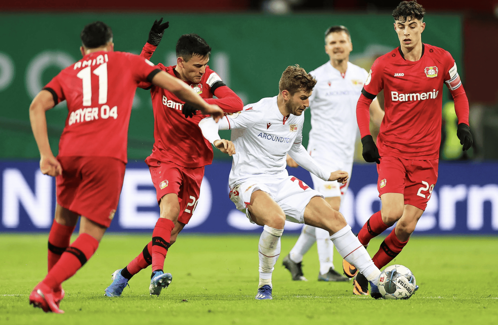 包含沃尔夫斯堡全力保级,斩获关键胜利的词条 包含沃尔夫斯堡全力保级,斩获关键胜利的词条