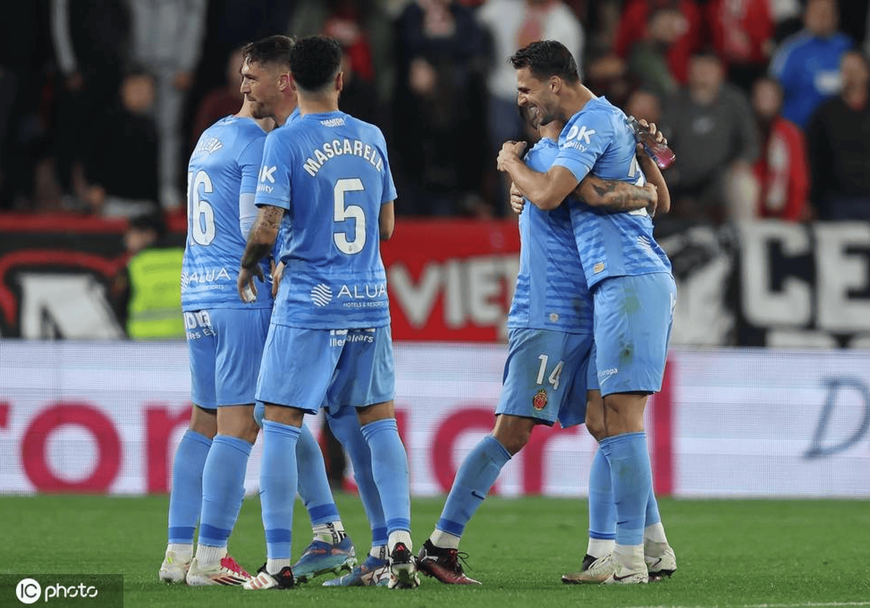 关于塞维利亚客场逼平对手，保持不败盼稳固的信息