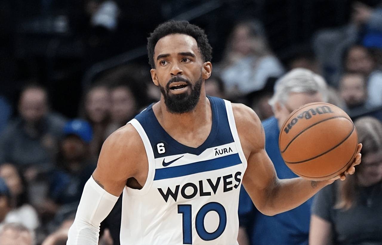 危机重重!球队高歌凯旋闯关成功 危机重重!球队高歌凯旋闯关成功