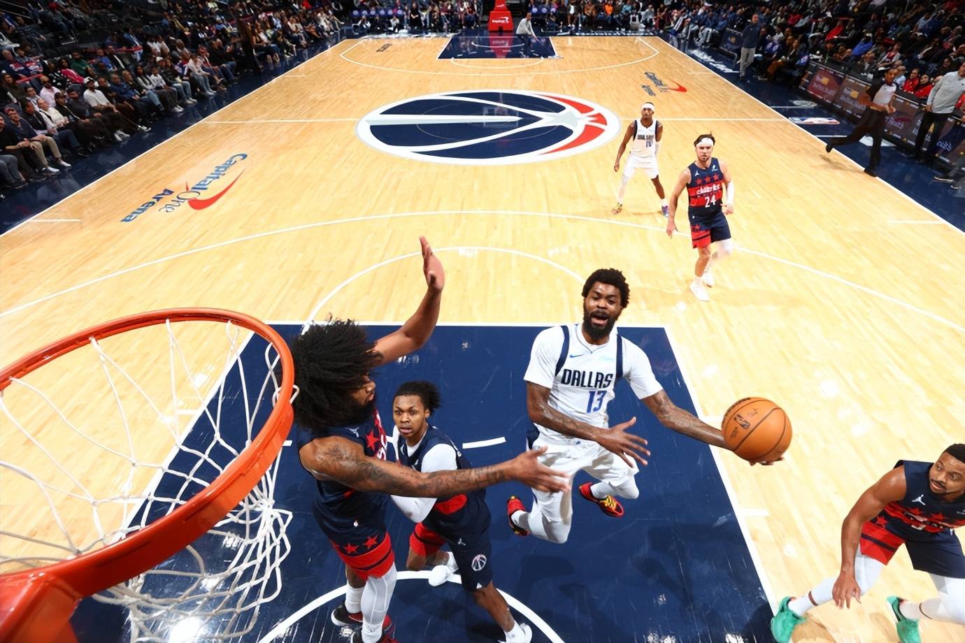 包含独行侠碾压骑士,麦科勒姆刷新纪录的词条 包含独行侠碾压骑士,麦科勒姆刷新纪录的词条