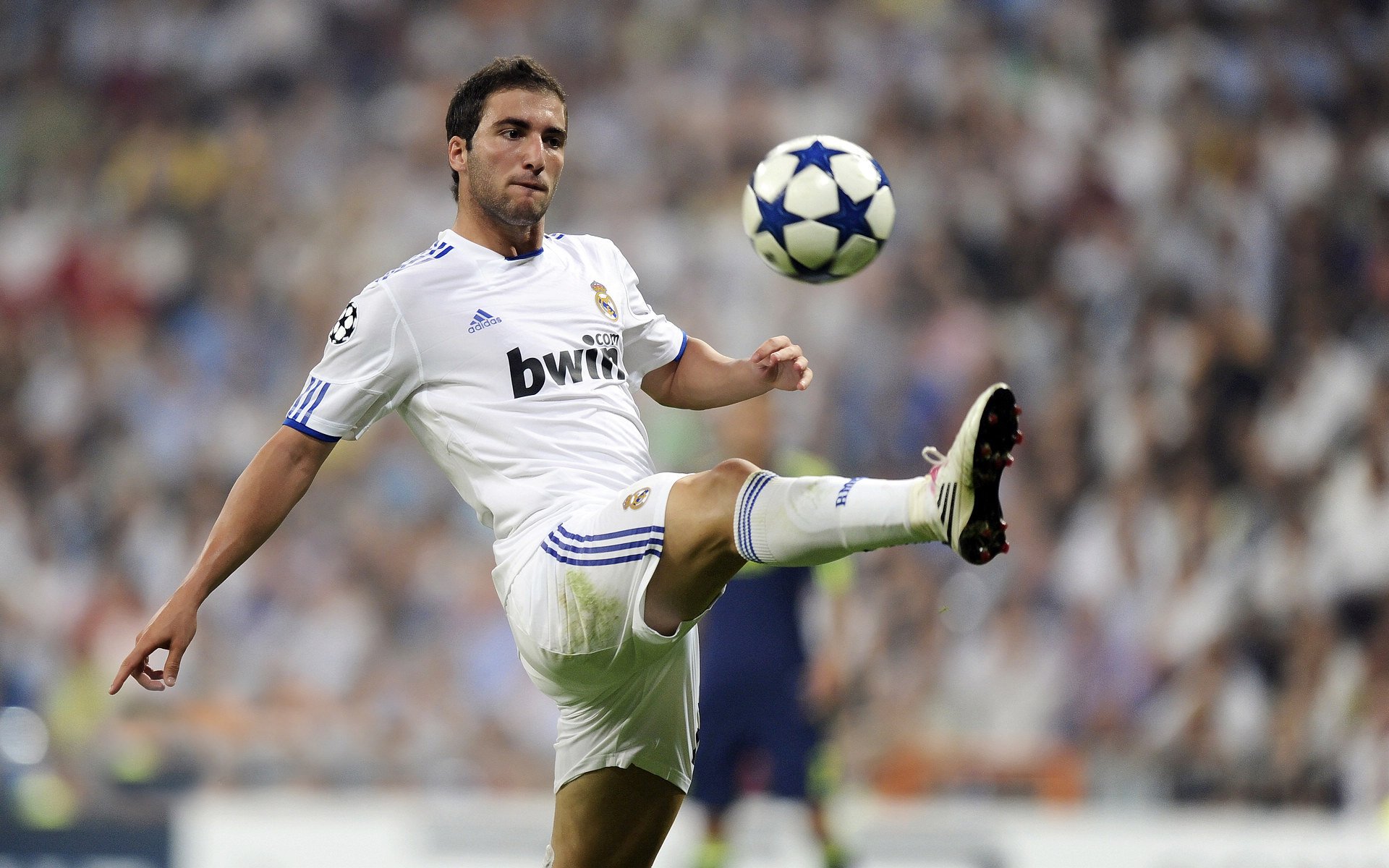 紫金铁壁与三分神迹，湖人锁死广厦，库里再创历史