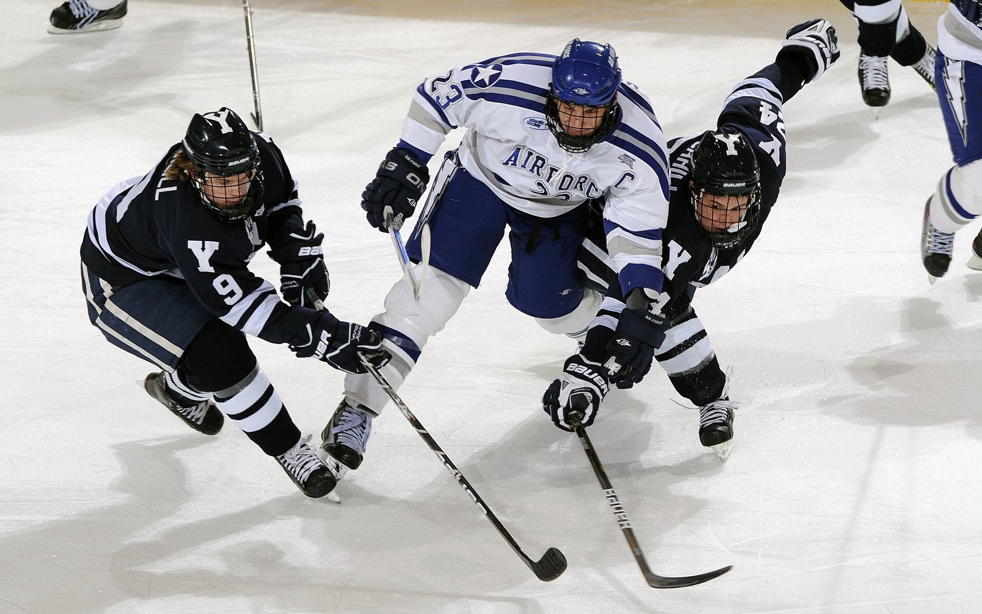 橙色风暴席卷法兰西，哈弗茨冠军级表现助荷兰正面击溃巴黎