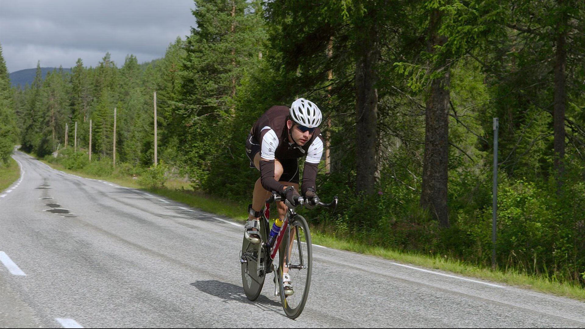 F1新赛季揭幕战之夜，福克斯扛起全队，孤光破晓的逆袭传奇