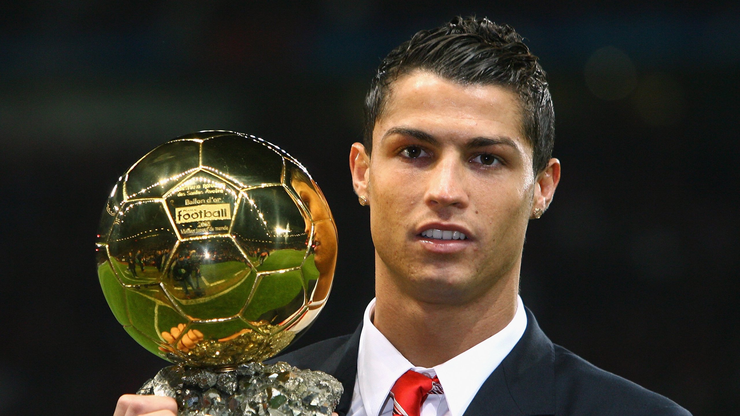 跨越时空的关键先生，当韩国对阵摩纳哥，帕尔默的传奇时刻如何照亮体育精神