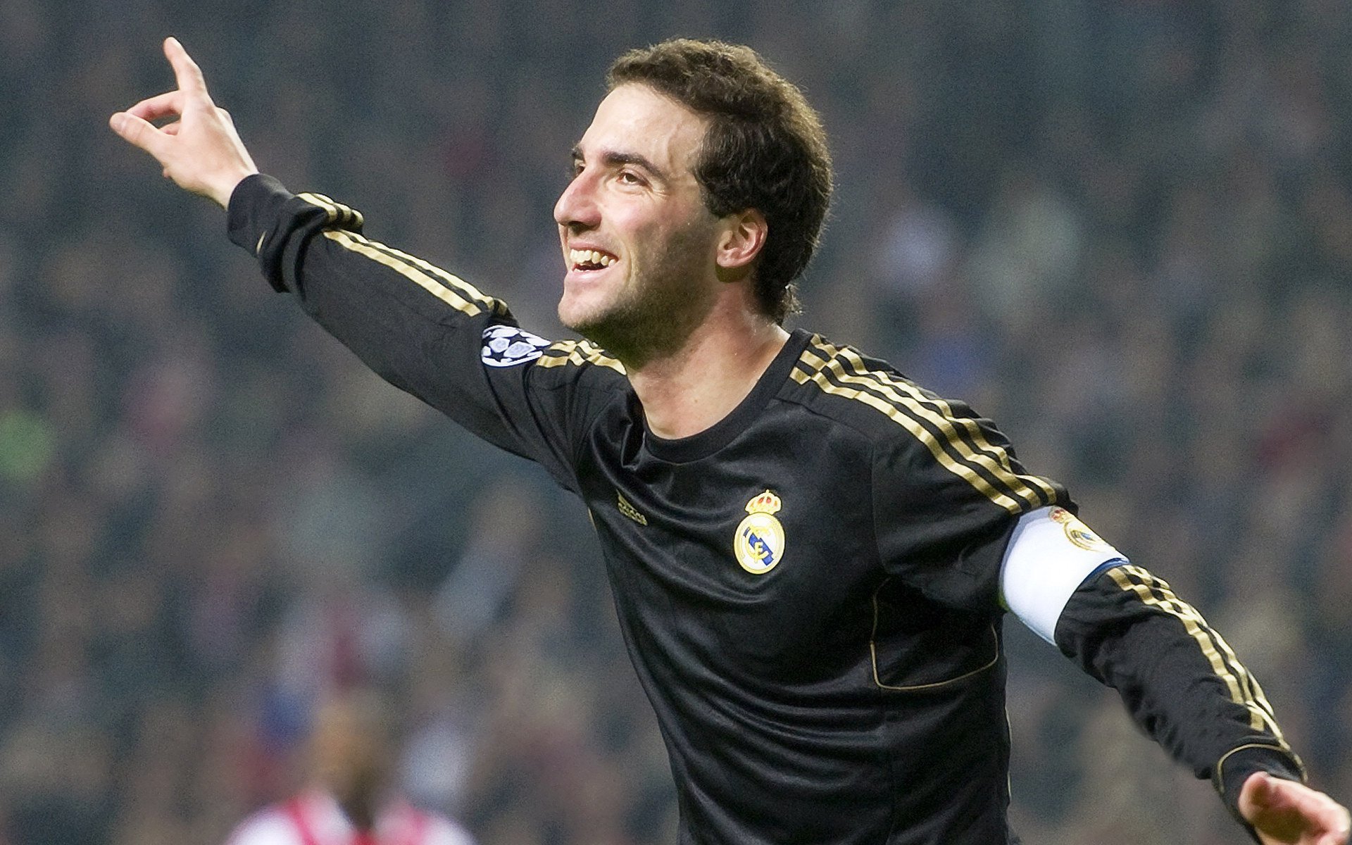 非洲杯奇观，阿尔及利亚带走南非，克瓦拉茨赫利亚化身关键先生